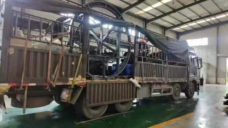 礦安重工自主研發(fā)生產(chǎn)的的翻車(chē)系統(tǒng)裝車(chē)發(fā)貨